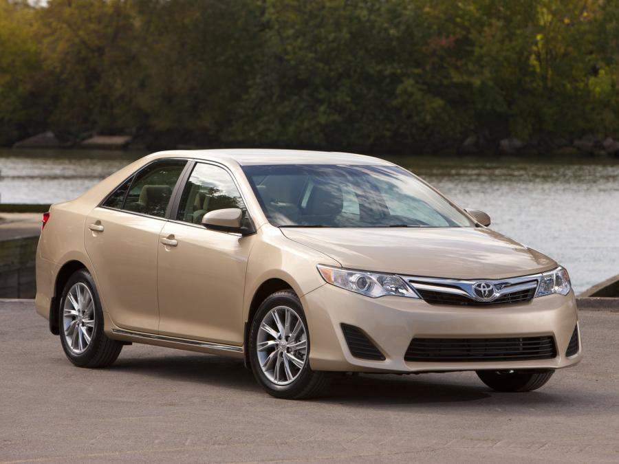  Toyota Camry LE 2011 года  (фото 8 из 10)
